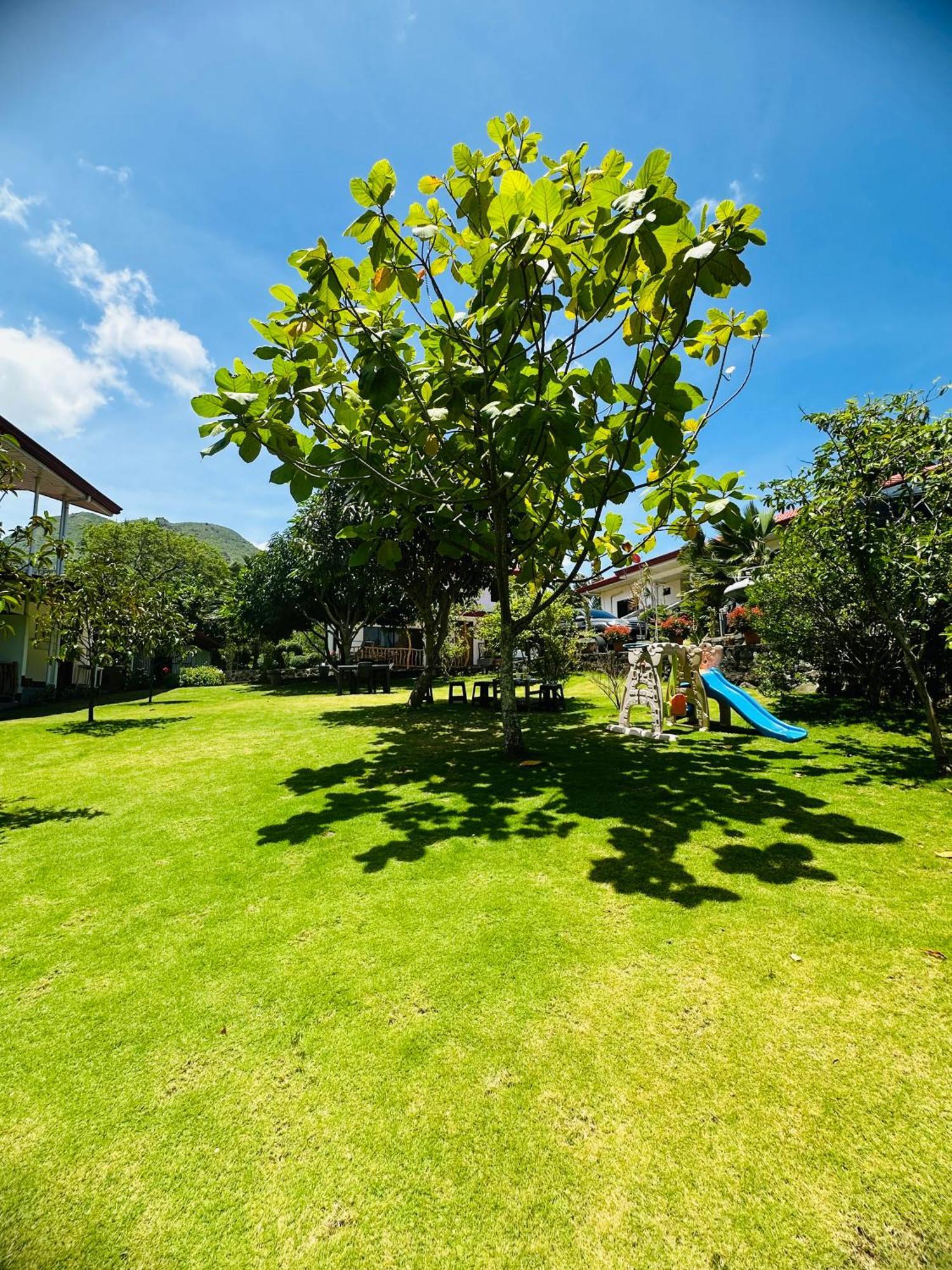 Tongatok Cliff Resort Mambajao Eksteriør billede