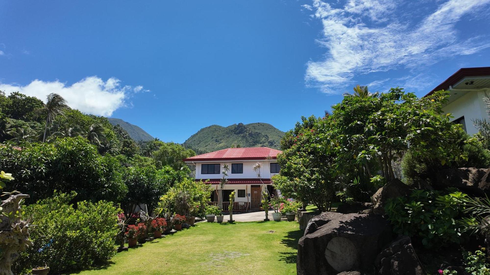 Tongatok Cliff Resort Mambajao Eksteriør billede